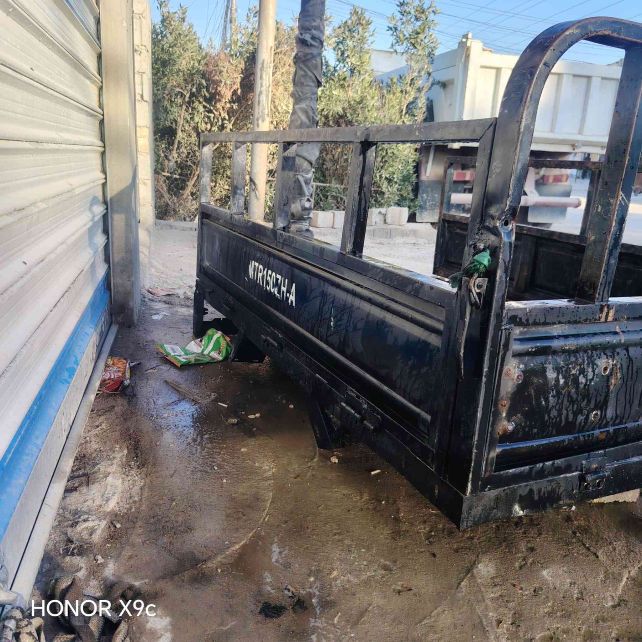 بدي البيع والشراء يتصل على الرقم ***********السعر 175.   مكاني براكيه مستعجل على بيعته موديل 20
