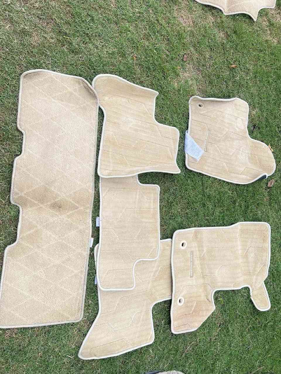 السلام عليكم أرضيات لاندكروز ٢٠٢٢مخزنات جدد بمعنى  الكلمه السعر ٧٥الف المكان  بغداد الحريه الدولعي رقم الهاتف ***********
