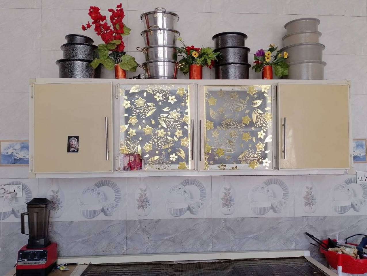 سلام عليكم كاونتر تزكام طول مترين ونص كنتور 6 بيبان +بؤفية طول 2ونص مكاني زورجات كوت  ***********
