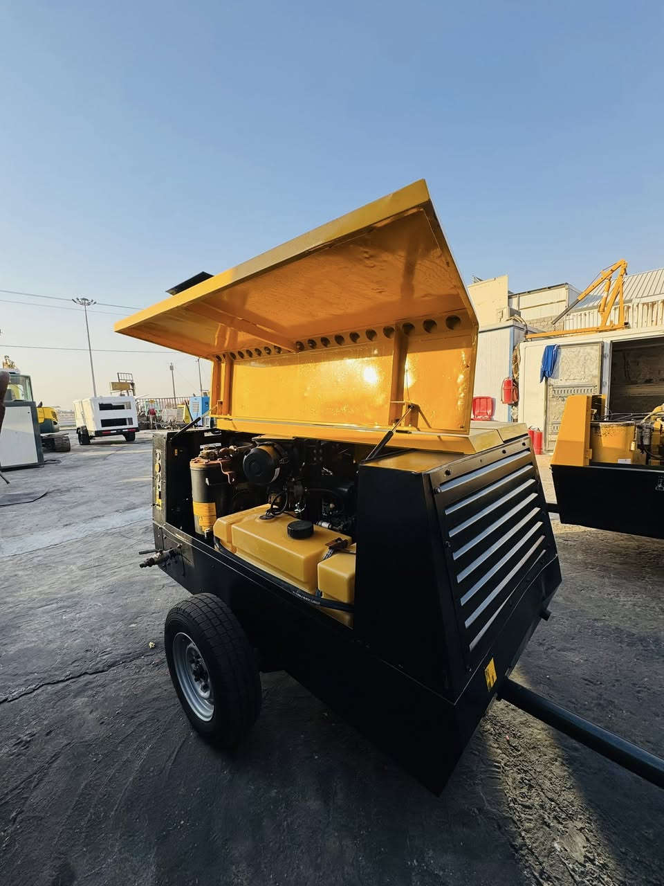 السلام عليكمً كمبريسر هواء للبيع نوع كيسر حجم 260موديل 2006دخول جديد ***********
