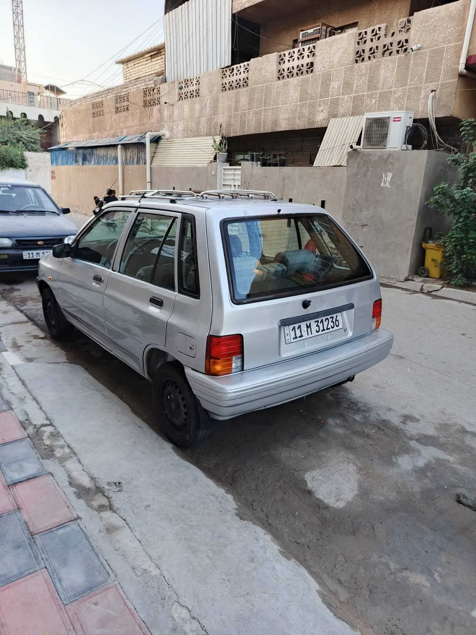 سلام عليكم 
للبيع كيا برايد موديل 97 هاجباك سياره معمر سمكره وصبغ تخم تاير نضيف باتري جديد صدر مع مشط استيرن عادي مو باور جديد كهربايات مابيها نقص رقم بغداد إنكليزي 11 سنويا جديد نقص منظومة تبريد فقط كير عادي محرك كابريتر لا صرف لا خربطه خير من الله  مسجل سماعات استريو قابل المراوس حسب القناعه الطرفين السعر 35 بيها مجال الشراي المكان بغداد الشعله
الاتصال بي واتساب ***********
