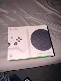 Xbox Series S • ٥١٢GB • مستخدم قليل