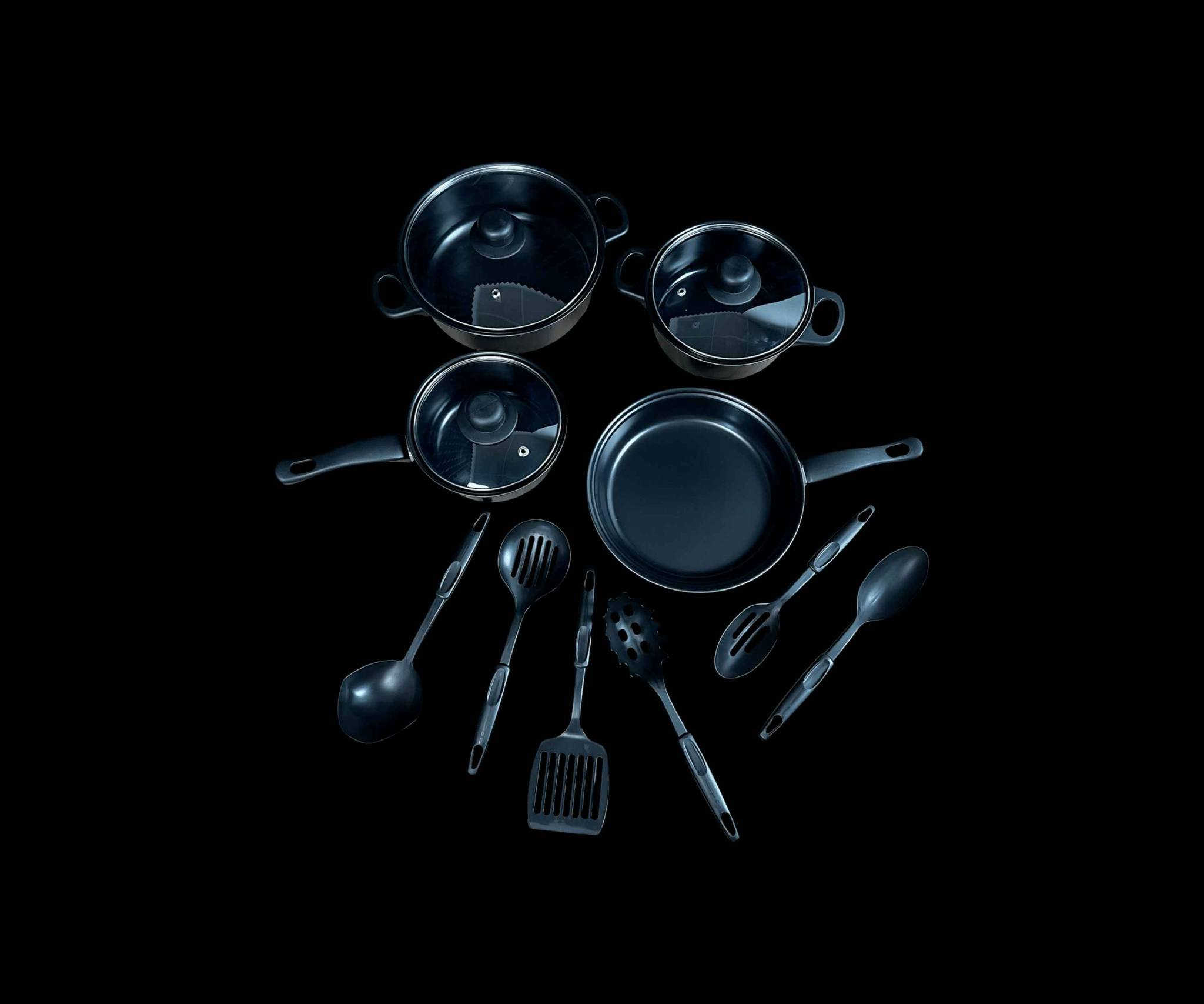 سيت جدر و مقلاة المطبخ الكامل 13 قطعة

الاستخدامات

مناسب لتحضير مختلف أنواع الطعام مثل القلي، السلق، والطبخ اليومي.

مثالي لطهي الأرز، الشوربات، الصلصات، المعكرونة، والخضروات.

مناسب لتحضير البيض، الفطور، والوجبات السريعة باستخدام المقلاة.

يمكن استخدامه في المطابخ المنزلية أو المطاعم الصغيرة.

يوفر مجموعة كاملة من أدوات الطبخ الأساسية في سيت واحد.

المميزات

سيت طبخ كامل مكون من 13 قطعة لتغطية معظم احتياجات المطبخ.

أواني مطبخ بطبقة غير لاصقة (Non-Stick) لتسهيل الطهي والتنظيف.

توزيع متوازن للحرارة يساعد على طهي الطعام بشكل متساوٍ.

أغطية زجاجية شفافة لمراقبة الطعام أثناء الطبخ.

مقابض مريحة مقاومة للحرارة لسهولة الاستخدام.

تصميم متين وخفيف مناسب للاستخدام اليومي.

لون أسود أنيق يناسب جميع المطابخ.

يحتوي على مقلاة + قدور بأحجام مختلفة + أدوات طبخ بلاستيكية مقاومة للحرارة.

محتويات الصندوق

مقلاة طبخ.

قدر كبير مع غطاء زجاجي.

قدر متوسط مع غطاء زجاجي.

قدر صغير مع غطاء زجاجي.

6 أدوات طبخ (ملعقة، ملعقة مثقبة، مغرفة، سباتولا، ملعقة معكرونة، ملعقة تقديم).

الكرتون الأصلي للمنتج.

المجموع: 13 قطعة

الملاحظات

يفضل استخدام أدوات خشبية أو سيليكون للحفاظ على الطبقة غير اللاصقة.

يفضل الغسل اليدوي للحفاظ على جودة السطح لفترة أطول.

مناسب لمعظم أنواع المواقد المنزلية.

حجم القدور:

الكبيرة 22 سم.

الوسط 18 سم.

الصغيرة 16 سم.

الطاوة 22 سم.

قياس الكارتون:

الطول: 45 سم  العرض: 11 سم  الارتفاع: 24 سم. بغداد, العراق


**إذا كنت صاحب هذا الإعلان وتريد حذفه لأي سبب، رجاءا أرسل رسالة إلى الدعم الفني**