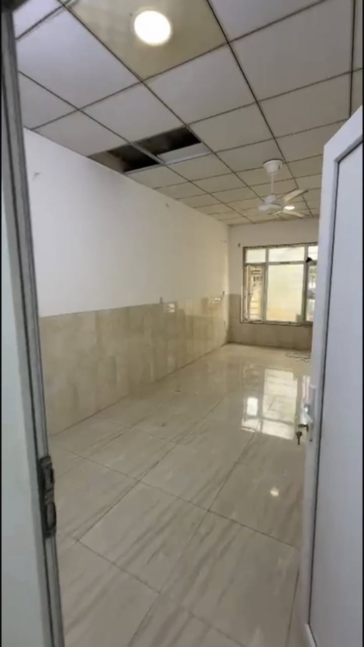 بيت للايجار طابق الارض عنيكاوا108
300$قفلو  راسلنى ع واتساب***********
