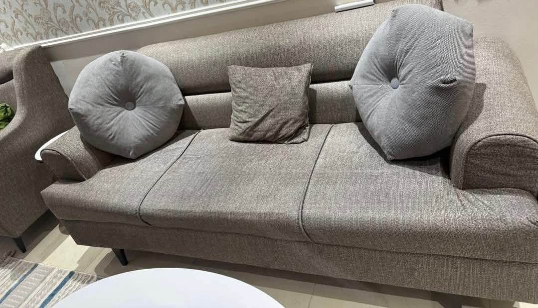 مرحبا تخم 7 مقاعد للبيع مامستخدم هواي ودنبيعه لان بيتنا صغير مصار اشهر قليله من مشترينه سعر 250 الف نهايته مكانا بغداد التاجيات بغداد, العراق


**إذا كنت صاحب هذا الإعلان وتريد حذفه لأي سبب، رجاءا أرسل رسالة إلى الدعم الفني**