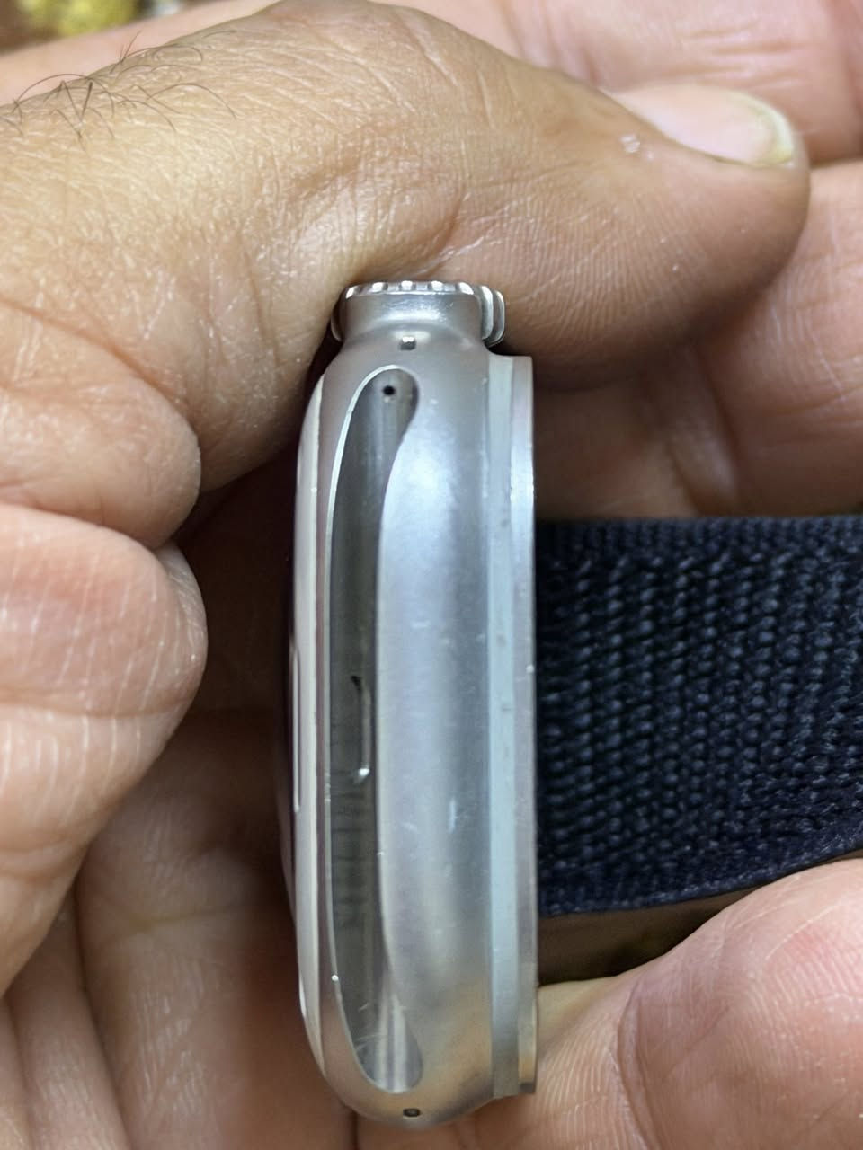 سلام عليكم ساعة ⌚️ الترا (1)للبيع بطارية 🔋 89نضافة 💯/90 كارتونة ضايعة 🔌 شاحنة الاصلية وياها 
السعر (450)
مكاني الشعب 
 ***********
***********
