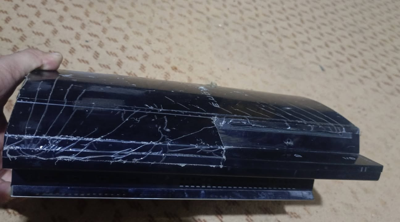 بلي 4 للبيع 
140 بي مجال قليل


**إذا كنت صاحب هذا الإعلان وتريد حذفه لأي سبب، رجاءا أرسل رسالة إلى الدعم الفني**