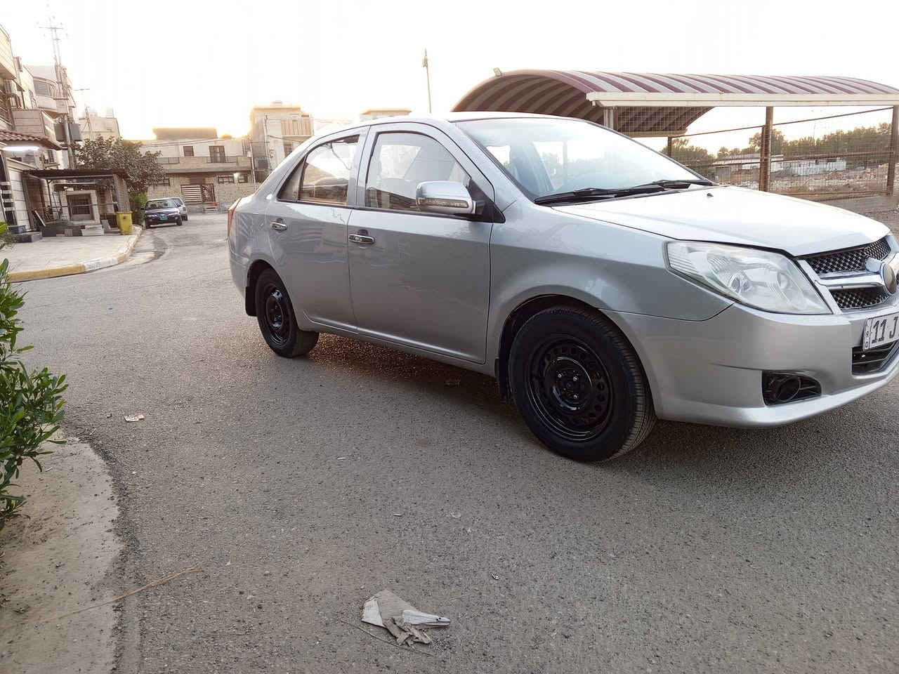 السلام عليكم جيلي ام كي رقم بغداد دولي سياره جاهزه وجديده وكلش ناعمه بل مشي صدر امامي خلفي جديد تخم تاير موديل 2011 مكان بغداد البياع السعر 39وبيه مجال ***********
