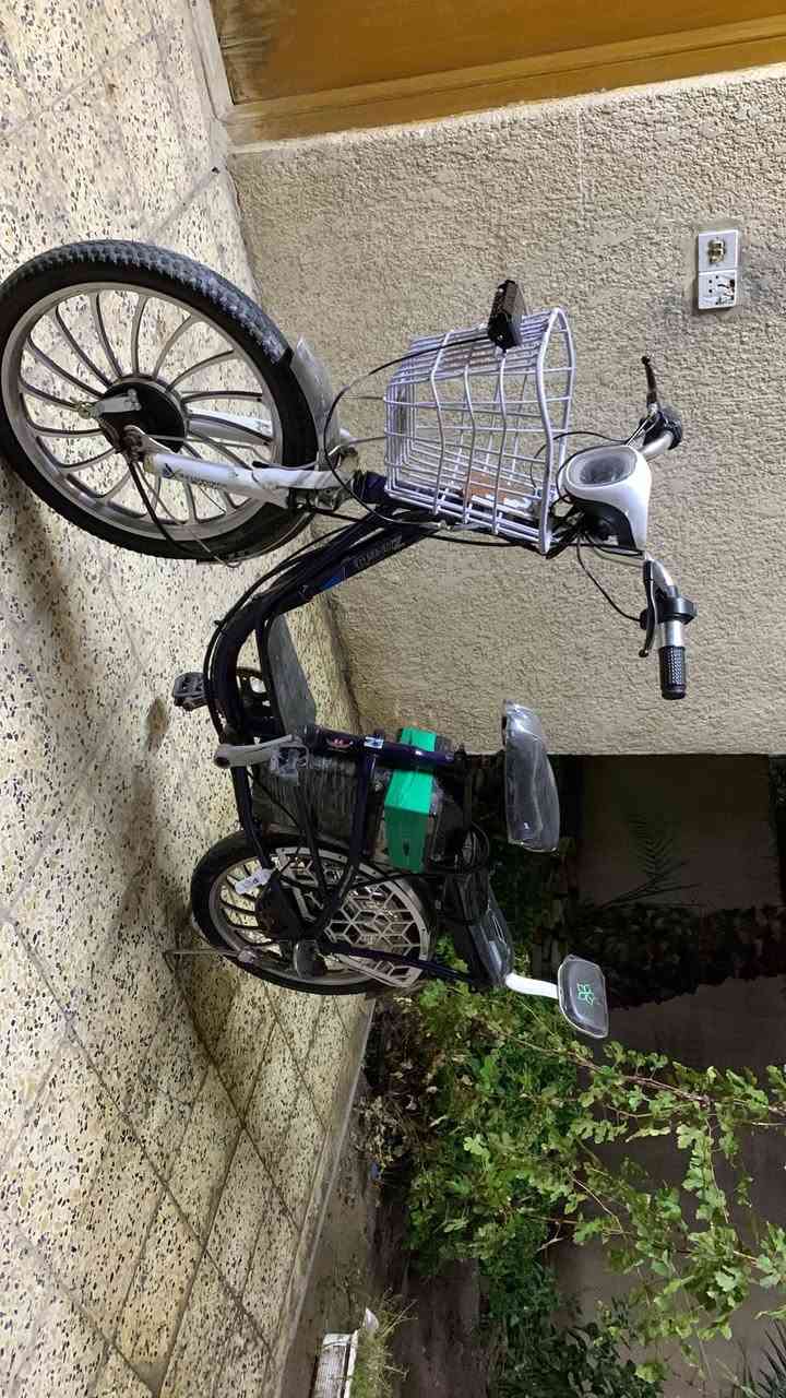 بايسكل شحن نظيف للبيع
بطاريات جديدة استعمال قليل 

مع شاحنه 

كهربائيات كامله هورن ولايت 

كما موضح في الصور 

السعر تعال عالخاص وتدلل 

او الاتصال 

***********

مكاني كربلاء حي الموظفين
