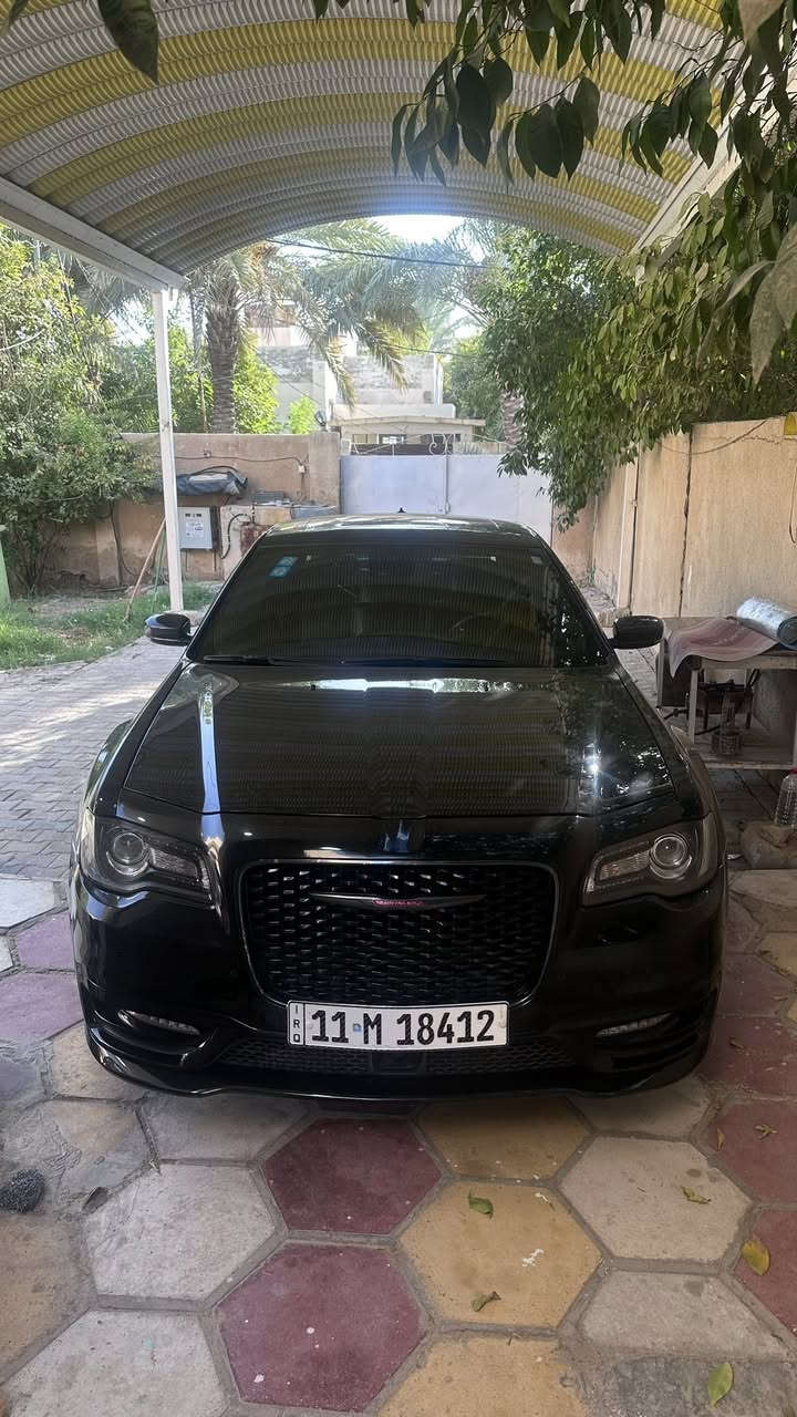 السلام عليكم

 Chrysler 300 S موديل 2022
لون أسود — رقم بغداد إنكليزي
ماشية 62 الف ميل 

المحرك:
🔥 5.7 HEMI
السعر: 258 وبيها مجال
المواصفات:
✅ فول الفول (فئة S)
✅ بانوراما
✅ رادار أمامي + رادار جانبي
✅ حساسات أمامية وخلفية
✅ كاميرا 360
✅ شاشة Apple CarPlay
✅ كشنات أمامية (تبريد + تدفئة)
✅ كشنات خلفية (تدفئة)
✅شاشة معربة 
✅بيها وضعيات SRT 
✅ ستيرن تدفئة
✅  كشنات خزن 
✅ هيتر مرايا 
✅ بردة خلفية
✅ سنوية وهزة جديدة
✅ باقي المواصفات معروفة لفئة S

مكينة + كير + شاصي على وضع الشركة

حادث بابين جهة الصدر مبدلات وكالة 
الجاملغ الخلفي بيه ضربة بسيطة ومصبوغ بدبي
بجم السيارة كبس
الايرباكات كلها سليمة، فقط البردة وراجع سستم
صور الحادث + السونار موجودات بالمنشور 

📍 موقع السيارة بـ النجف 
اذا عجبتك السيارة اتصل وتشلع عيوني 
واذا معجبتك فدوتك واسف ع الأطالة 
***********
