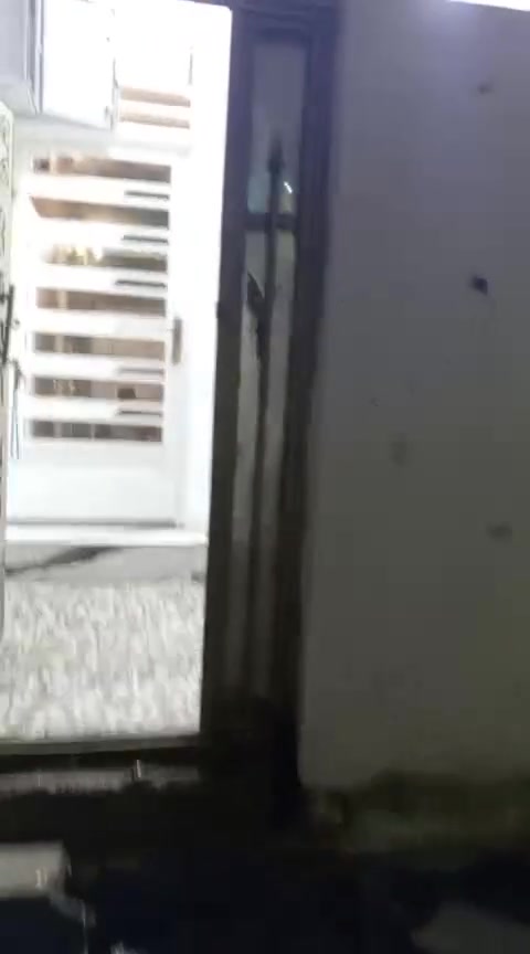 سلام عليكم عندي بيت جديد اليجار   بلاامين شارع المياح ***********
