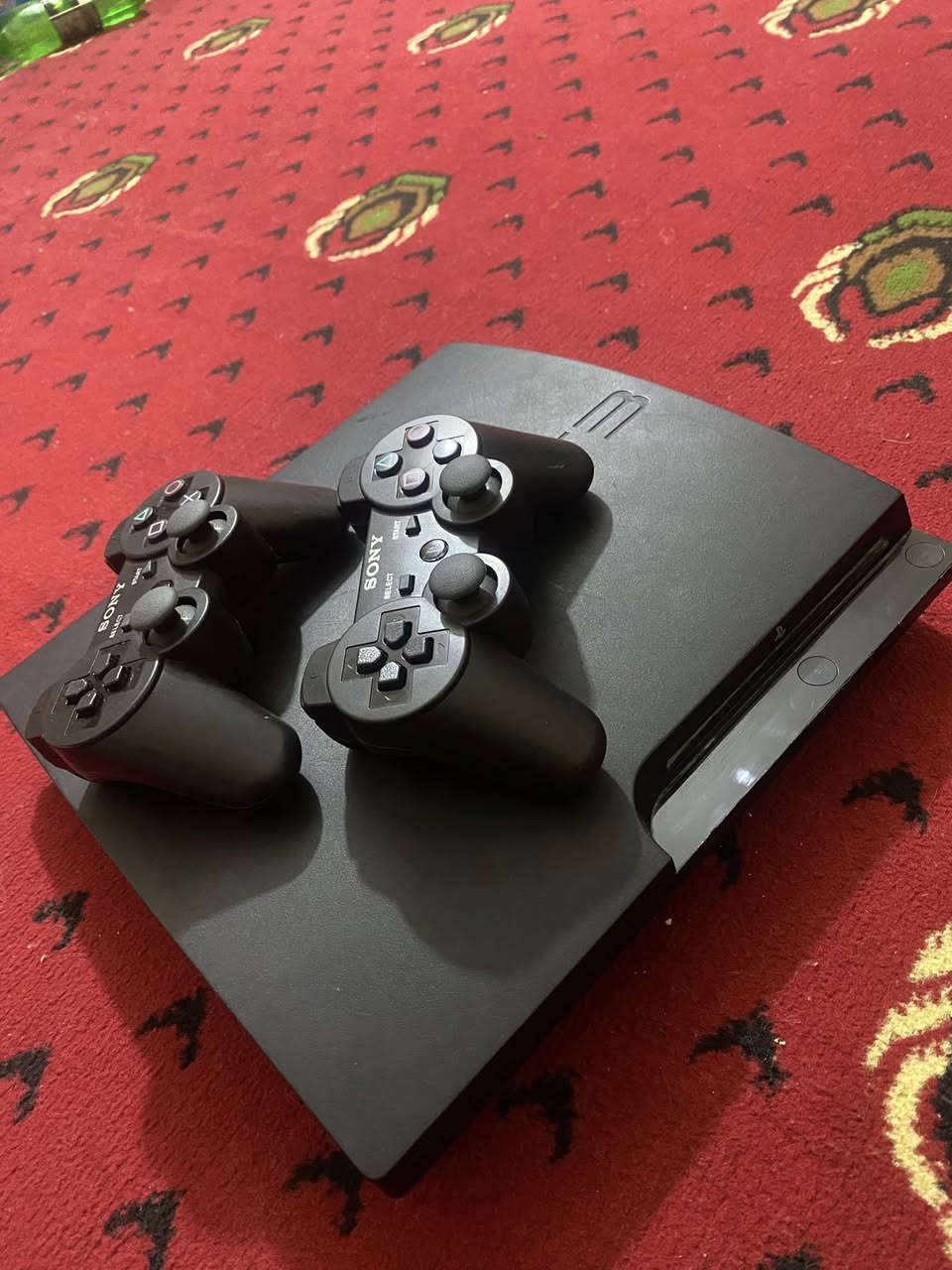 السلام عليكم بلي 3 للبيع ملحقاته: يدة 2 وشاحنة اصلية وهارد العاب يحتوي على 61 لعبة السعر 115 وبي مجال مكاني بغداد مدينة الصدر للتواصل *********** واتساب
