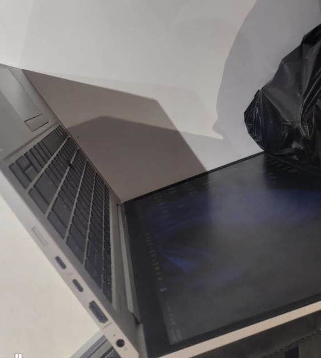 hp elitebook g7 ryzen 7
ryzen 7 4750 المعالج 
ssd 256GB الذاكرة
ram16 DDR4 الرام
full hd 14.1 الشاشة
كيبورد ضوئي
كل البرامج اللي تحتاجها موجودة
اللابتوب نظيف جداً من فئة البزنس العالية استعمال 6 اشهر فقط كل غراضة موجودة والكارتونة
بي ملاحظة وهي نقطة مضيئة بالشاشة غير واضحة
السعر ب550 الف وبي مجال بسيط
الاتصال على الرقم التالي واتساب:***********
مكاني بغداد ويوجد توصيل لبعض المناطق والمحافظات
