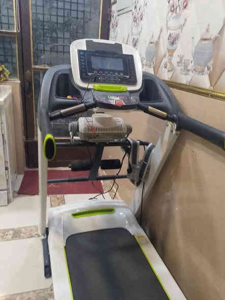 سلام عليكم جهاز مال رياضه يحمل الوزن من ١٠٠ : 150  كيلو ما مستخدم شي قليل الله شاهد يعني جديد مكاني كربلاء حي رساله  السعر (٥٥٠)  وبيه مجال سعرجديد مالته ١١٠٠ التصال ع رقم ***********
