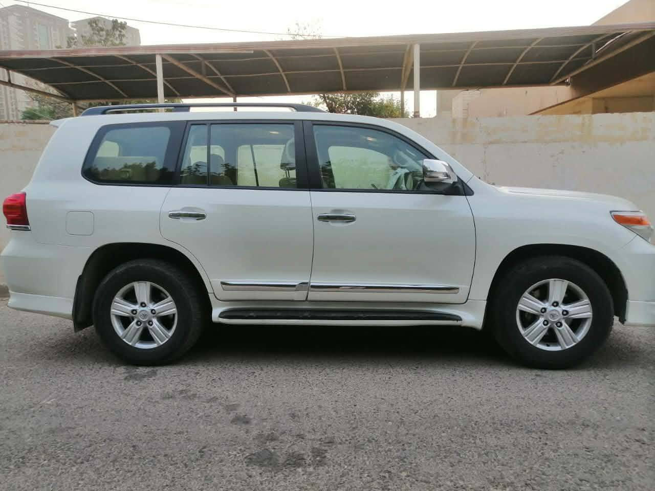 تۆیۆتا لاندکرۆزر 2014 مواسەفات GXR
وەنەوشە 
بیرم
مه کینه ٦ سلندر
گیرومه کینه ی به شه ڕته نه کرایته وه
هیچ بویاغی نی یه ، ته نیا بستيك
سارده کوتی هه یه
به سمه و شه غاله 8 ایرباکه
سلایده و سه لاجه ی تیدایه
شاشه ی ئایپاده و گه وره یه
ده بل کامیره ی وه پشت و پیشی
حه ساسه
ئاوینه ی شه فته
تایه کانی باشن، وه له گه ل چه ندین
مواسە فاتی تر
225 کیلومه تر ڕویتووه

سعر لە کۆمێنت داوابکە ڕاستەخۆ بۆت دیت 📩 

گیرومەکینە بەشەرت زۆربەجوانی پاکی ماوە هیچ خەلەلیکی تیدا نییە 
سالنامه و هه زه ی نوییه تا 2029 به...

ژمارەی خاوەنی 
***********
