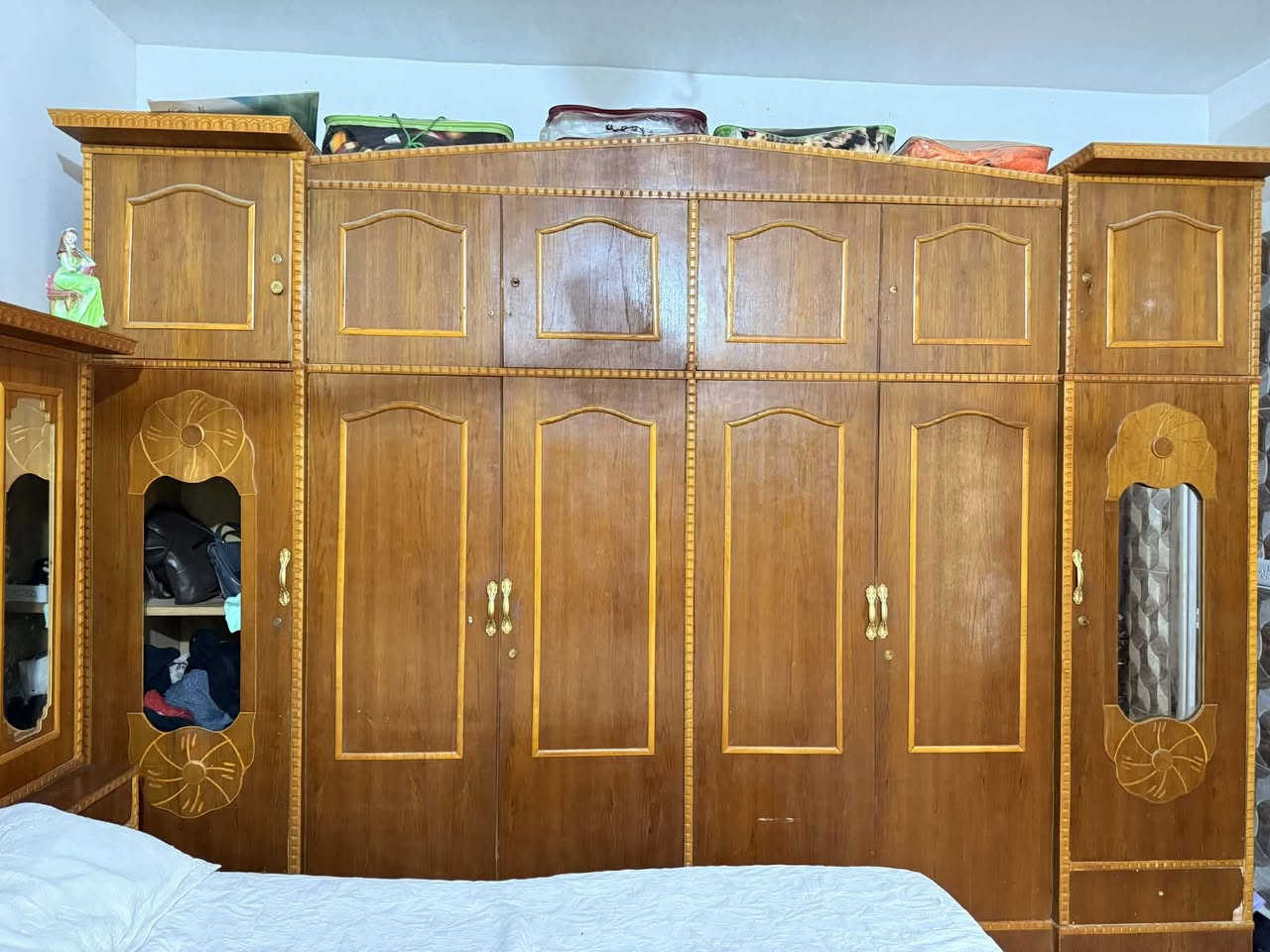 غراض للبيع غرفه نوم وتخم 16م
***********
