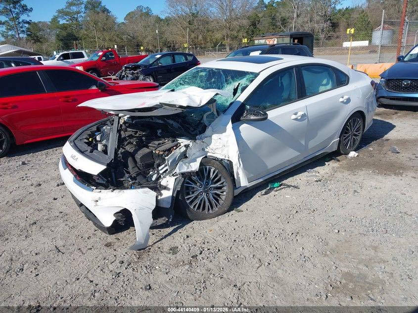 للبيع كيا فورتي
للبيع كيا فورتي 2024 فول السعر واصل عمان 83 ورقه 
للتواصل
 ***********
