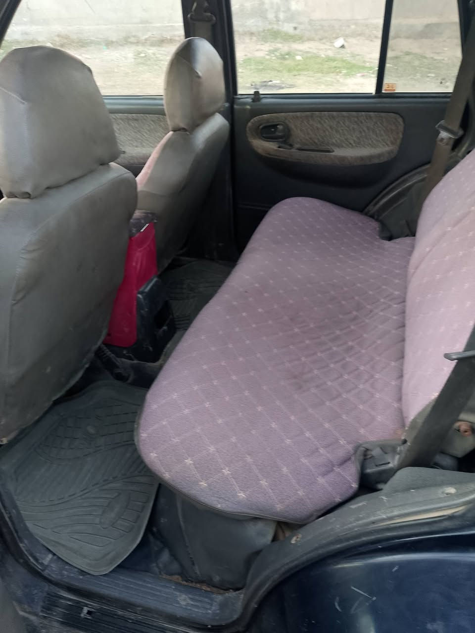 سياره جيب سبورتج موديل 95السنويه لل27  بسمي السعر 50وبيه مجال الرقم الهاتف ***********
