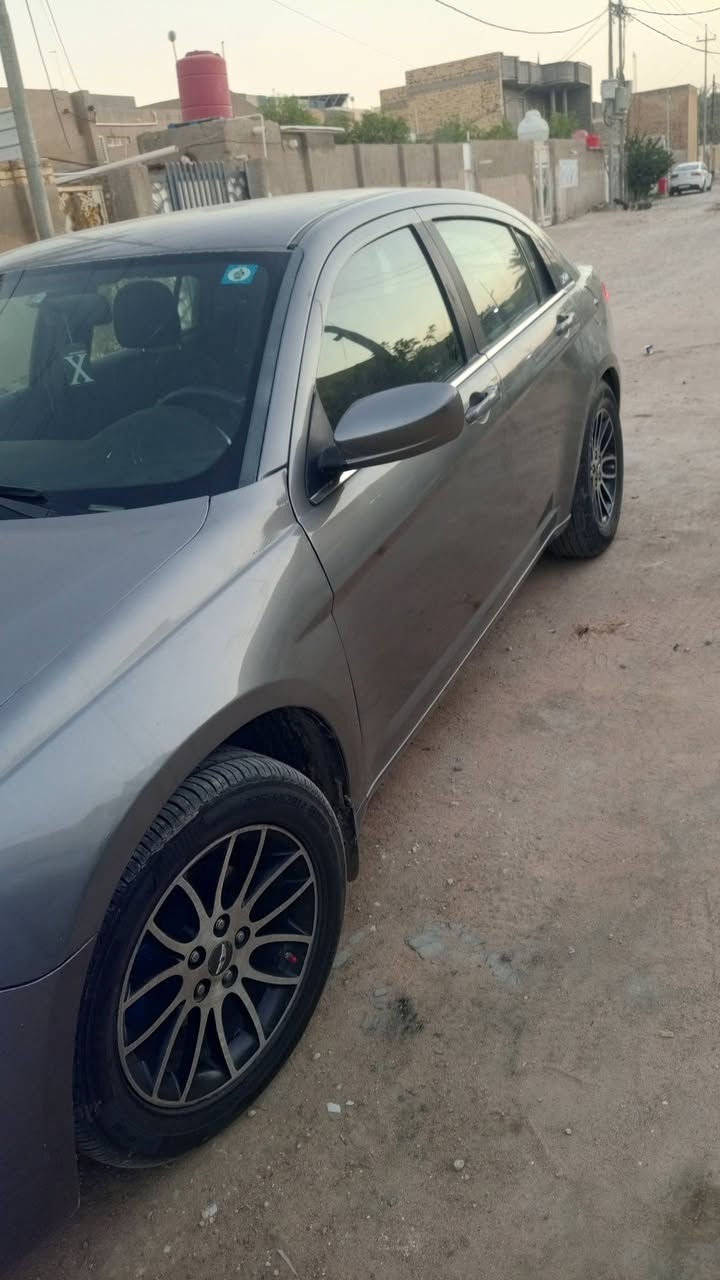 السلام عليكم للبيع C،200 مديل ٢٠١٣حادث جدا بسيط مضح بالصوره مصبوغه حزام بسبب الجراد تبريد تدفئه تخم تاير جديد كامره خلفيه شاشه سقف سياره كامله مكمله مال جناي بسمي مشروع وطني سعر ٨٠ وبيها مجال بسيط تليفون *********** مكان بابل

