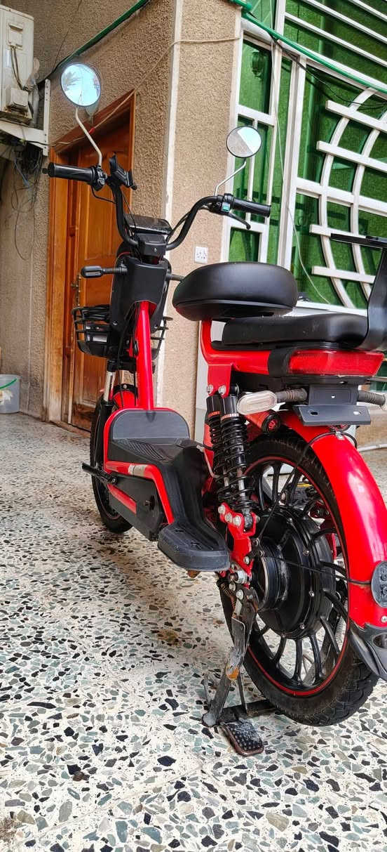 دراجه شحن للبيع فول مواصفات وكلش نضيفه مستخدمهاا شهر واحد بس محتاج وريد بيعهاا بس نقصهاا بطاريات الين جنت تاركة المكان زعفرانيه ربع شوارع السعر 200
‎***********
