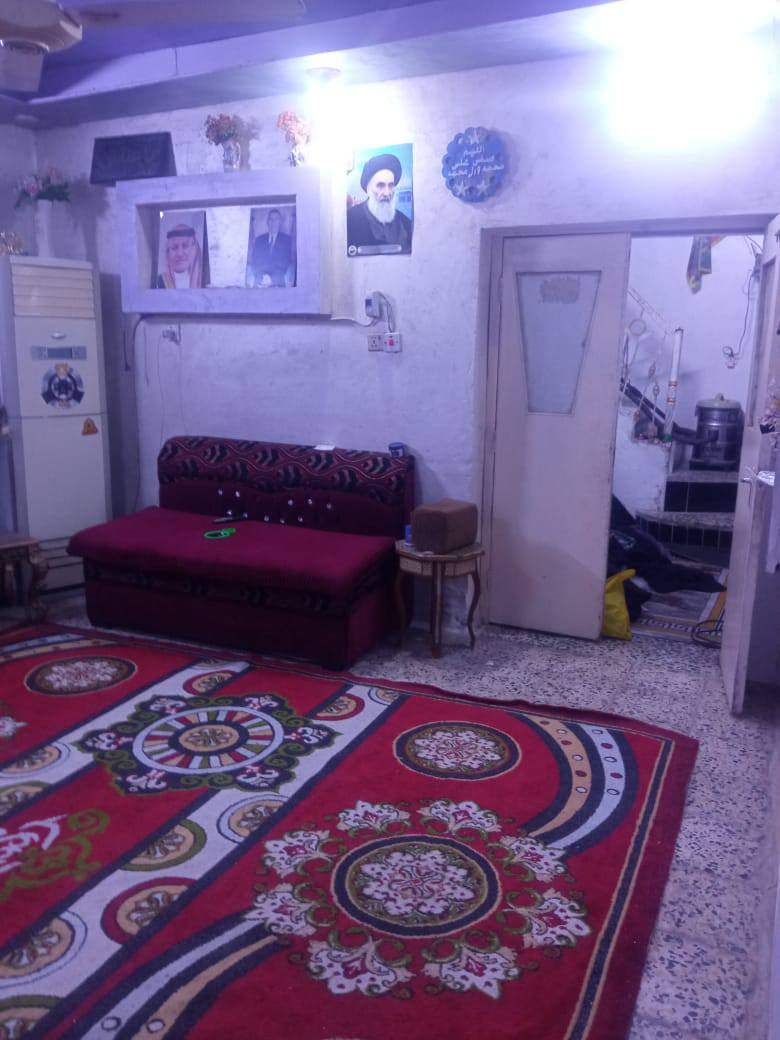 دار للبيع المساحه 100م طابق واحد غرفه صاله مطبخ كليدور مجمع صحيات حي الصحه زراعي سند 25 خلف صيدليه الأوان يبعد عن شارع 100م السعر 90 للاستفسار ***********
