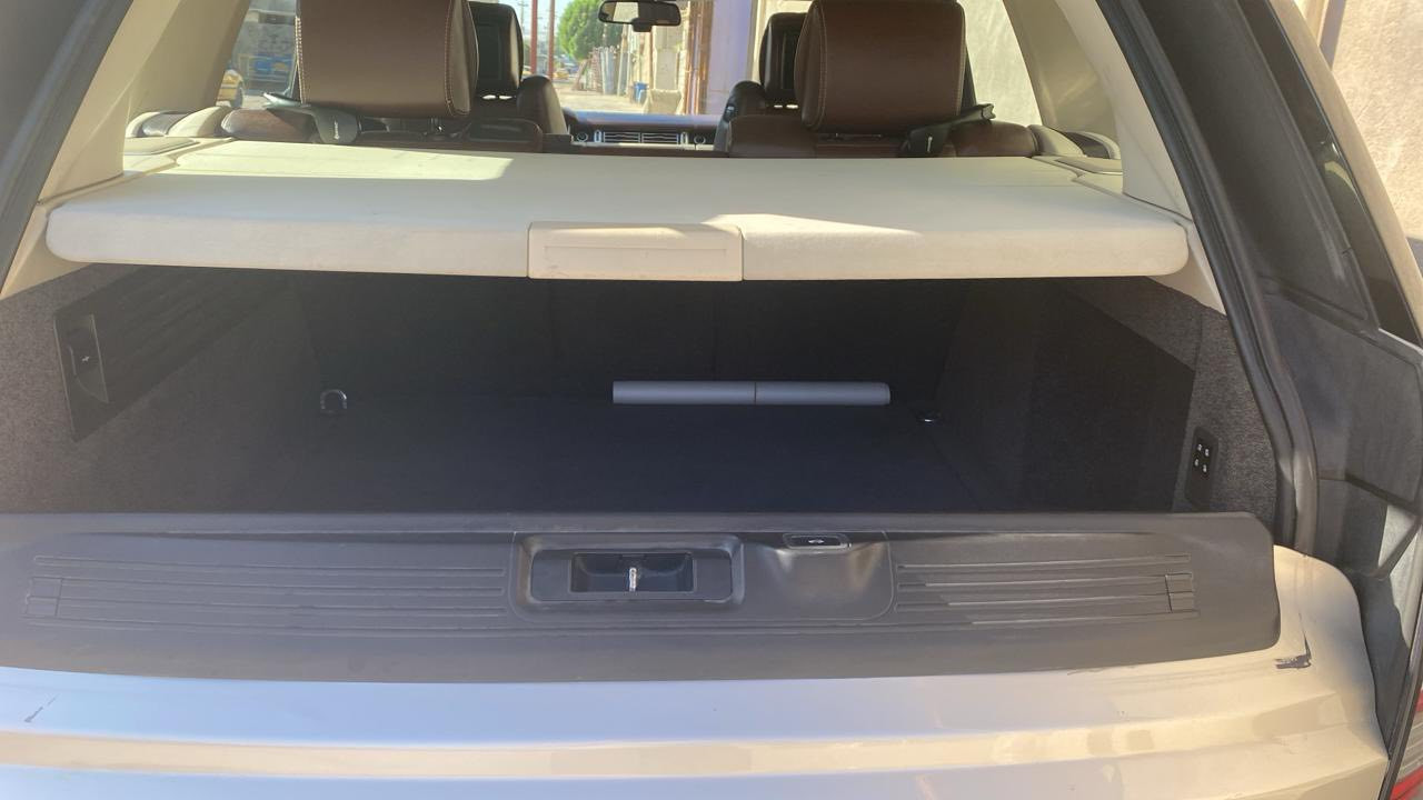 للبيع او مراوس رانج ڤوك شكل الجديد موديل 2013 فول مواصفات للاخير وجاهزه من كلشي مكينه سوبر معروفه مواصفات الرانج وخاصتنا هاذه الشكل خليجي سردار مكفوله كفاله عامه حته من الشخط والنكراش رقم شمالي وباسمي تحويل ثاني يوم سعر 27 الف وبيها مجال مراوس وينطي فرق نتراهم حسب القناعه رقمي *********** مكاني بغداد حي الجهاد
