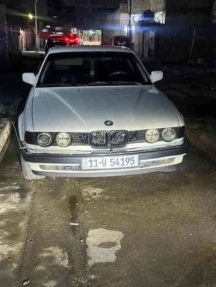 السلام عليكم 
سياره BMW
الحجم 735
المكينه 6  كير عادي 
سياره حلوه وجهازه  مديل 1993
رقم بغداد إنكليزي  تحويل مباشر 
السعر 52 وبيها مجال قليل 
أي ستفسار خابر وتدلل
***********

