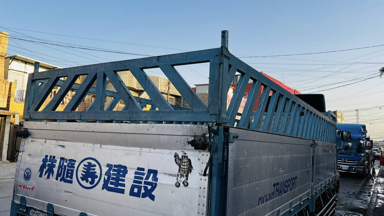 سلام عليكم للبيع محجر هينو محجر حلو وحديد ثقيل اصلي طول 6وربع او مراوس بمحجر بوري مكان بغداد الحسينيه الشراي يتصل *********** سعره 900
