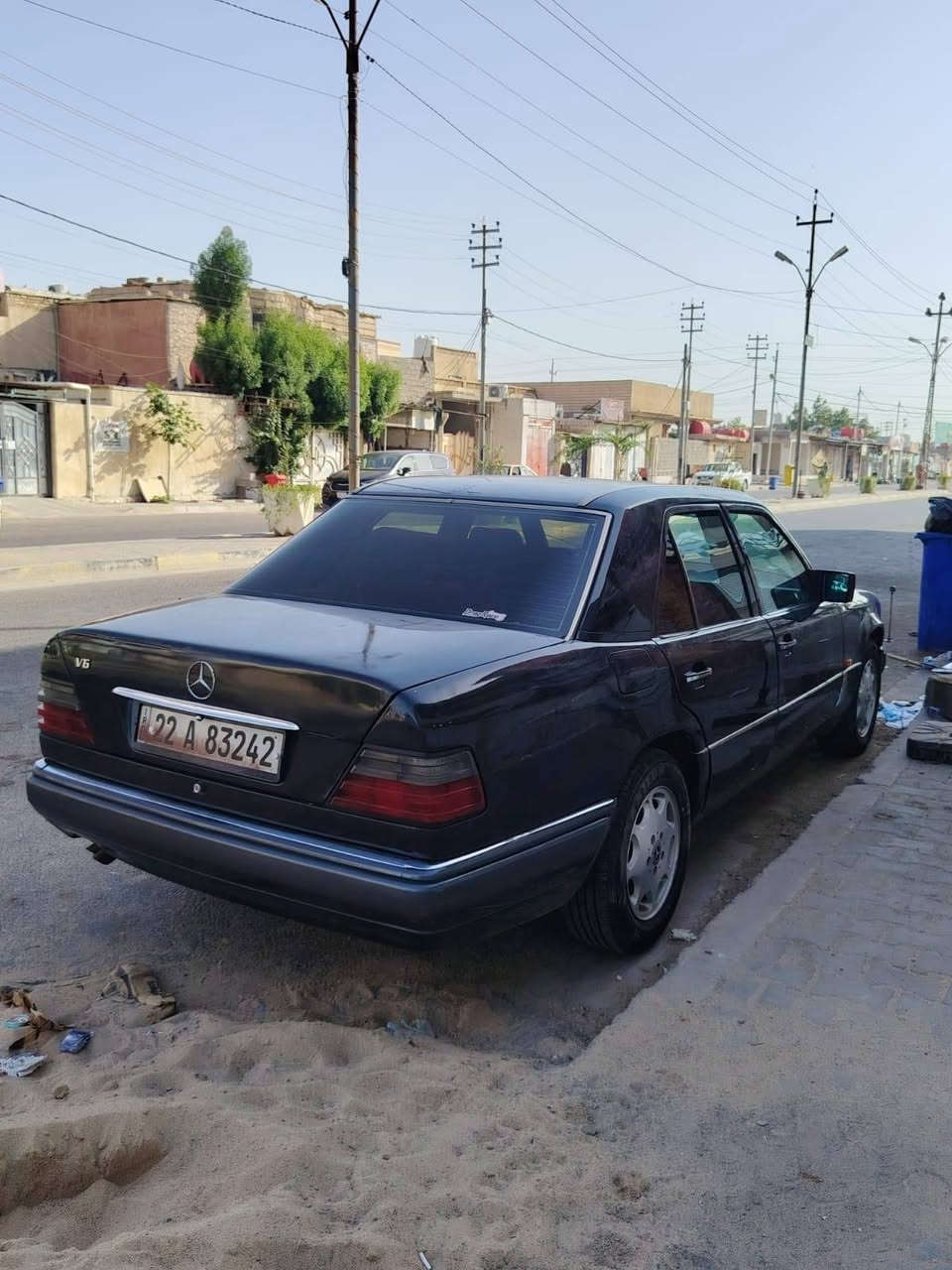 دب مرسيدس للبيع ٧٨ بيها مجال حك الجيه
موديل ١٩٩٠ اصل 
رقم اربيل دولي بإسمي شخصيا 
هزة جديده وسنويه تنتهي بال ٢٠٣٠
محورة مكينة ياباني
تبريد شرط ثلج ثلج 
 ٢٥٠٠ديلكو
تخم تاير 
باتري جديد 
منظومة زنون 
ادامة كاملة شرط الفحص 
كهربائيات كلها شغالة شرط الفحص 
صالنصة كاملة جديده مشتريها كلها من المكينة للصندوك 
غرفه جلد جديده شرط اي نقص مابيها نقص او كسر 
زوج دبلات امامي جديد 
كشنات كهرباء 
صبغ عام بيها فقط طخه جاملغ خلفي طخه فقط 
السيارة بلادية بدون تعمير شرط اي خياسات مابيها 
مكانات الدبلات امامي خلفي بدون تصليح بلاد شرط 
والشراي يجي ويكلب براحته 
مكاني بصره قضاء المدينة 
***********
