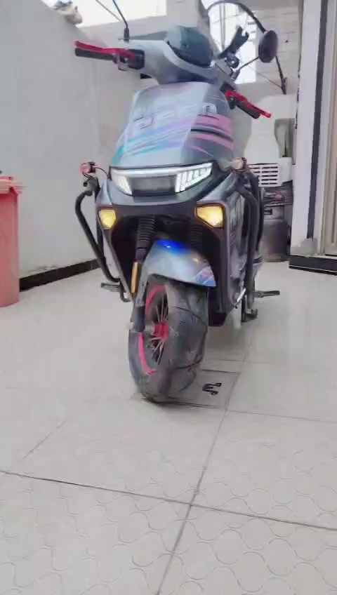 دراجه شحن ٦ بطاريات موديل ٢٠١٦ وضع شركه جديده سعر ٧٥٠ وبيه مجال عنوان ديالى ***********
