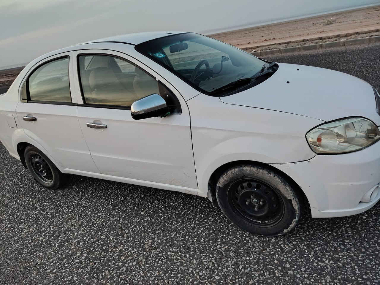 افيو 2010 ابيض بأسمي اوتو مفتوح خليجي
 كير.ومحرك وتاير مكفول. بيه قطعتين رش.بدون ظربه وبيه تلگيطات.بسيطه بأسمي سنويه ساقطه.
السعر70
مكانها طريق 
كربلاء نجف عامود245
***********
***********
اتصال واتساب
