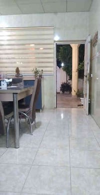 دار للبيع مساحه ٢٠٠متر كلش مرتب وجبير بسعر ٣٢ وبي مجال للأستفسار اكثر ...