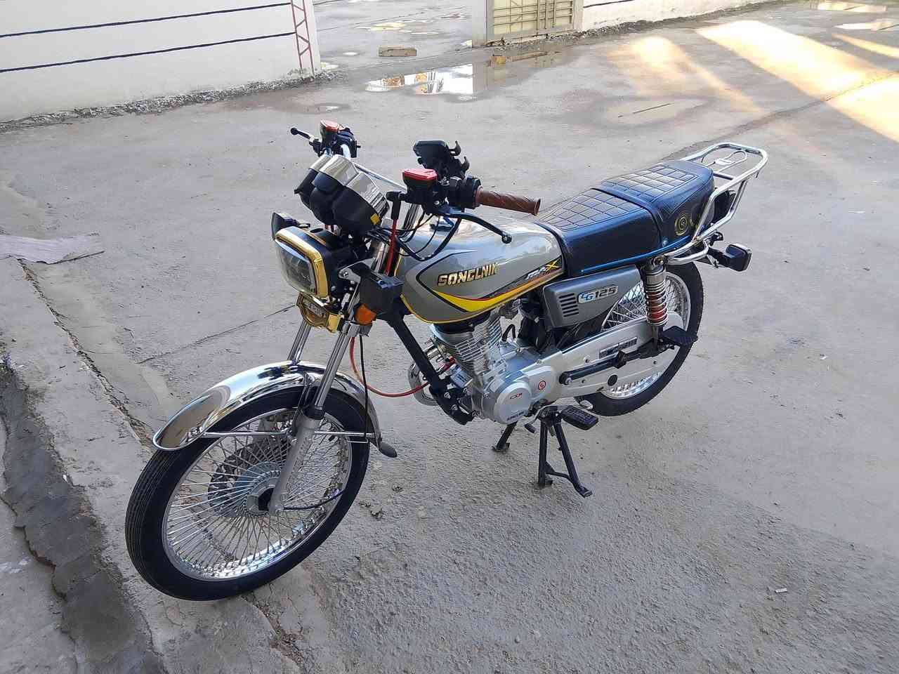 بيع مستعجل تايكر موديل 25 صارله  شهر طالعه منل وكيل شرط مكفوله منل شخط كلشي شغال اي نقص مابيه (اوراق كامله)سعره 670/مكانه حمزه الغربي رقم ***********
