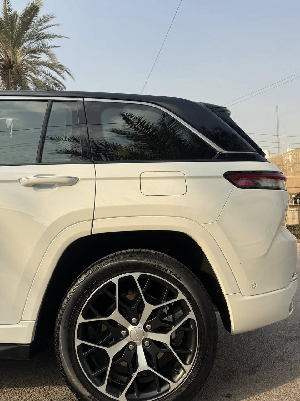 جيب سومت 2024 ( خـليـجـي )
فول فول مواصفات فورويل بانوراما 
تغليف ppf 

الموديل : 2024 . (خليجي) .
المحرك : V6. 3.6L .
العداد : 12 الف 
موصفات:
رباعي 4x4
﻿﻿نظام تعليق هوائي (جكات).
﻿﻿قيادة ذاتية عند المنعطفات.
﻿﻿رادار امامي مع مانع تصادم .
﻿﻿نظام الرؤية الليلية.
﻿﻿تحذير الخروج عن المسار .
﻿﻿مستشعر نوم السائق مع نظام التوقف الآلي
﻿﻿تحذير النقطة عمياء ٥ .
﻿﻿نظام تحذير عند التقاطعات.
﻿﻿نظام تحذير عند تجاوز السرعة المحددة.
﻿﻿نظام عرض المعلومات على الزجاج الامامي (HEAD UP
(DISPLAY
﻿﻿نظام تقليل الضجيح داخل المقصورة.
﻿﻿إنارة محيطية.
﻿﻿شاحن موبايل وايرلس.
﻿﻿تعديل وضعيات مقود السائق كهربائيا.
﻿﻿مرايا تعتيم ذاتي.
﻿﻿المرايا الجانبية قابلة للطي كهربائيا
مرايا الجانبية فاد
ظام الصوت من ماكنتوش مع 19 سماعة.
ويل قياس 21 انج .
* سقف بانوراما .
﻿﻿شاشه كبيرة 10.1 انج .
﻿﻿شاشة للراكب الأمامي .
﻿﻿نظام الخرائط (GPS) .
﻿﻿عرض خرائط الطريق على لوحة القيادة.
﻿﻿لوحة القيادة بقياس 12 أنج.
﻿﻿4 كاميرات خارجية مع بخاخات ماء للتنظيف.
﻿كاميرا للمرأة الداخلية.
﻿﻿تصوير حراري ليلي .
﻿﻿المصابيح الأمامية زنون .
﻿﻿كشافات الضباب زنون .
﻿﻿دخول ذكي.
﻿﻿بصمة على 5 ابواب للدخول الذكي.
﻿﻿تشغيل عن بعد .
﻿﻿الصندوق الخلفيي كهربائي .
﻿﻿فتح الصندوق الخلفي مع حركة القدم.
أقل
دوسات جانبية

﻿﻿اضافات من الخشب الطبيعي للمقصورة الداخلية.
﻿﻿ذاكرة لحفظ وضعيات الجلوس للمقاعد الأمامية
﻿﻿مساج للمقاعد الامامية .
﻿﻿المقاعد الأمامية كهربائية .
﻿﻿المقاعد الأمامية تبريد وتدفئة .
﻿﻿المقاعد الخلفية تدفئة وتبريد .
﻿﻿ستائر للشبابيك الخلفية.
﻿﻿انارة داخلية LED متعددة الالوان .
﻿﻿حساسات امامية وخلفية .
﻿﻿5 راكب .
﻿﻿مكيف خلفي مع وحدة تحكم منفصلة .
﻿﻿تدفئة مقود القيادة.
﻿﻿مانع تصادم خلفي .
﻿﻿بلوتوث تلفون .
﻿﻿محدد سرعة .
﻿﻿نظام التشغيل والاطفاء الاوتوماتيكي
5 راكب .
﻿﻿مكيف خلفي مع وحدة تحكم منفصلة .
﻿﻿تدفئة مقود القيادة.
﻿﻿مانع تصادم خلفي .
﻿﻿بلوتوث تلفون .
﻿﻿محدد سرعة .
﻿﻿نظام التشغيل والاطفاء الاوتوماتيكي .
﻿﻿نظام بريك اوتماتيكي
شركة هارلم للوكالات
مكان بغداد _سيديه
للأستفسار ***********
