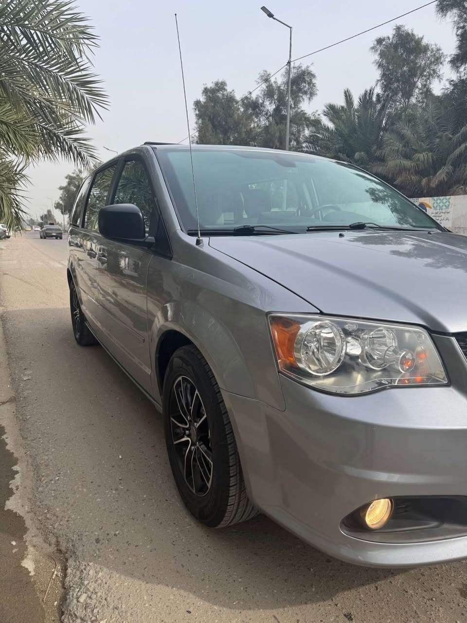 دوج كرفان موديل 2017 رقم سليمانيه ٣ قطع صبغ جاملغين امامي +بنيد صبغ  محرك كيره جديد مكاني بغداد العامريه تخم تاير جديدسياره جاهزه*********** بغداد, العراق
