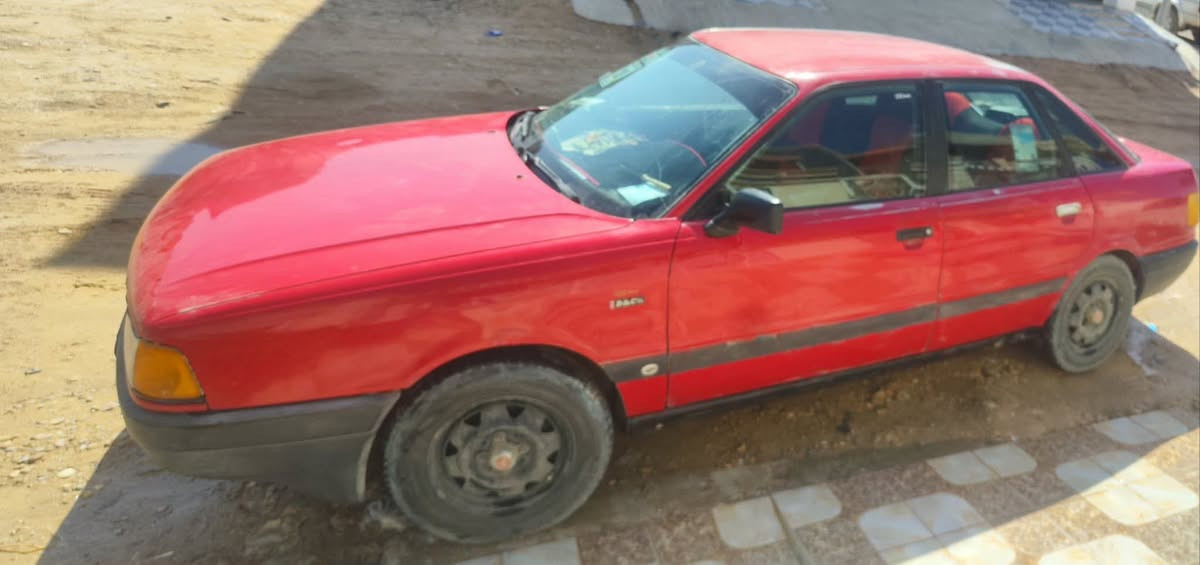 السلام عليكم اودي موديل 1991 للبيع كير محرك مكفولات سياره بلاديه بس بيها ضربه بالجنطه و مصلحه رقم بغداد سنويه لل 28 شرط التحويل كهربائيات كلها شغاله سياره حيل نضيفه السعر 32 وبيه مجال للاستفسار الاتصال على الرقم *********** مكان السياره صلاح الدين تكريت
