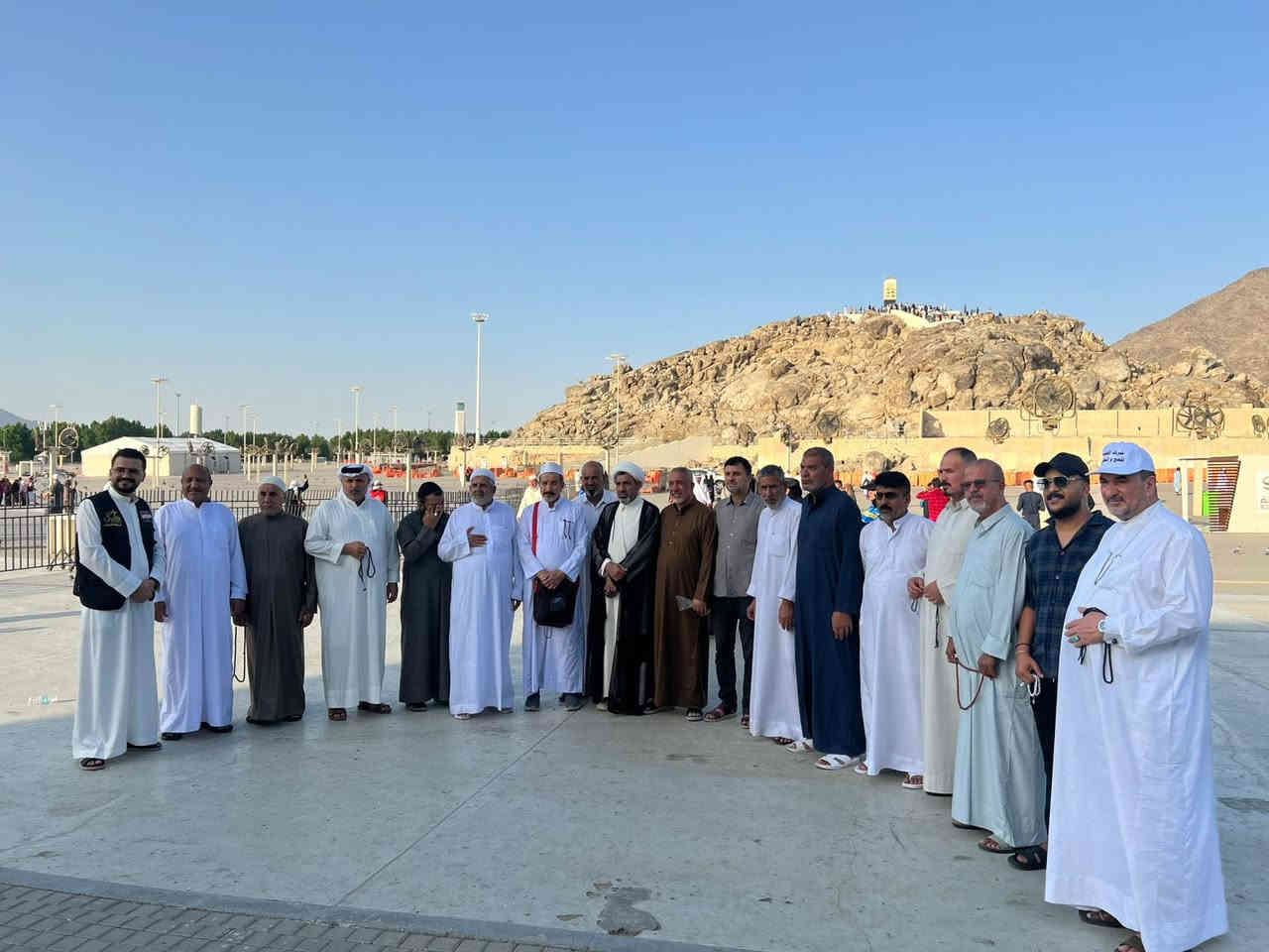 العمرة مع طريق الحلم 🕋 
برنامج كامل وشامل جميع الخدمات 
لمدة 10 ايام ( 3 ايام - ليلتين في المدينة المنورة + 8 ايام في مكة المكرمة مع العودة ) 
- الطيران بسعر  950  الف دينار عراقي فقط  🔹 
- الطيران + قطار الحرمين بسعر 1 مليون و 150 الف 🔹
- البري بسعر 700 الف دينار 🔹 
▪️▪️▪️▪️▪️▪️▪️▪️ 
عمرة رجب 12/25 🗓️ ( رحلة رأس السنة  ) 
عمرة رجب 1/5 🗓️ 
رحلة عمرة رجب وشعبان الكبرى 🕋🛑 - 1/15 🗓️
بسعر 1.350،000 - برنامج الطيران 
▪️▪️▪️▪️▪️▪️▪️▪️
🔸برنامج الطيران الدرجة اولى ✈️ 
ثلاث وجبات طعام
ارشاد ديني 
جميع المزارات 
فنادق درجة اولى 
الهدايا من حقائب وإحرامات 
بسعر 950 ألف فقط ✅🔥 
▪️▪️▪️▪️▪️▪️▪️▪️
🔹 البرنامج ال VIP طيران + قطار 🚆✈️ 
طيران مع نقل قطار من المدينة إلى مكة 
ثلاث وجبات طعام درجة اولى 
ارشاد ديني 
جميع المزارات 
جولة سياحية على ساحل جدة 
فنادق درجة اولى 
الهدايا من حقائب وإحرامات 
بسعر 1.150.000  فقط 🔥🔥✅
▪️▪️▪️▪️▪️▪️▪️▪️▪️
🔸برنامج البري باصات حديثة 🚎
ثلاث وجبات طعام
ارشاد ديني 
جميع المزارات 
فنادق درجة اولى 
الهدايا من حقائب وإحرامات 
بسعر 700 ألف فقط ✅🔥 
▪️▪️▪️▪️▪️▪️▪️▪️
🔴 أسعار خاصة للمتعهدين والمجاميع الكبيرة و يمكن لأهالي المحافظات التسجيل معنا  🔴✅
للاستفسار 📞 أو للحجز💺
***********
***********
كربلاء _ شارع بيت المحافظ القديم _ مقابل فندق كاردينيا
