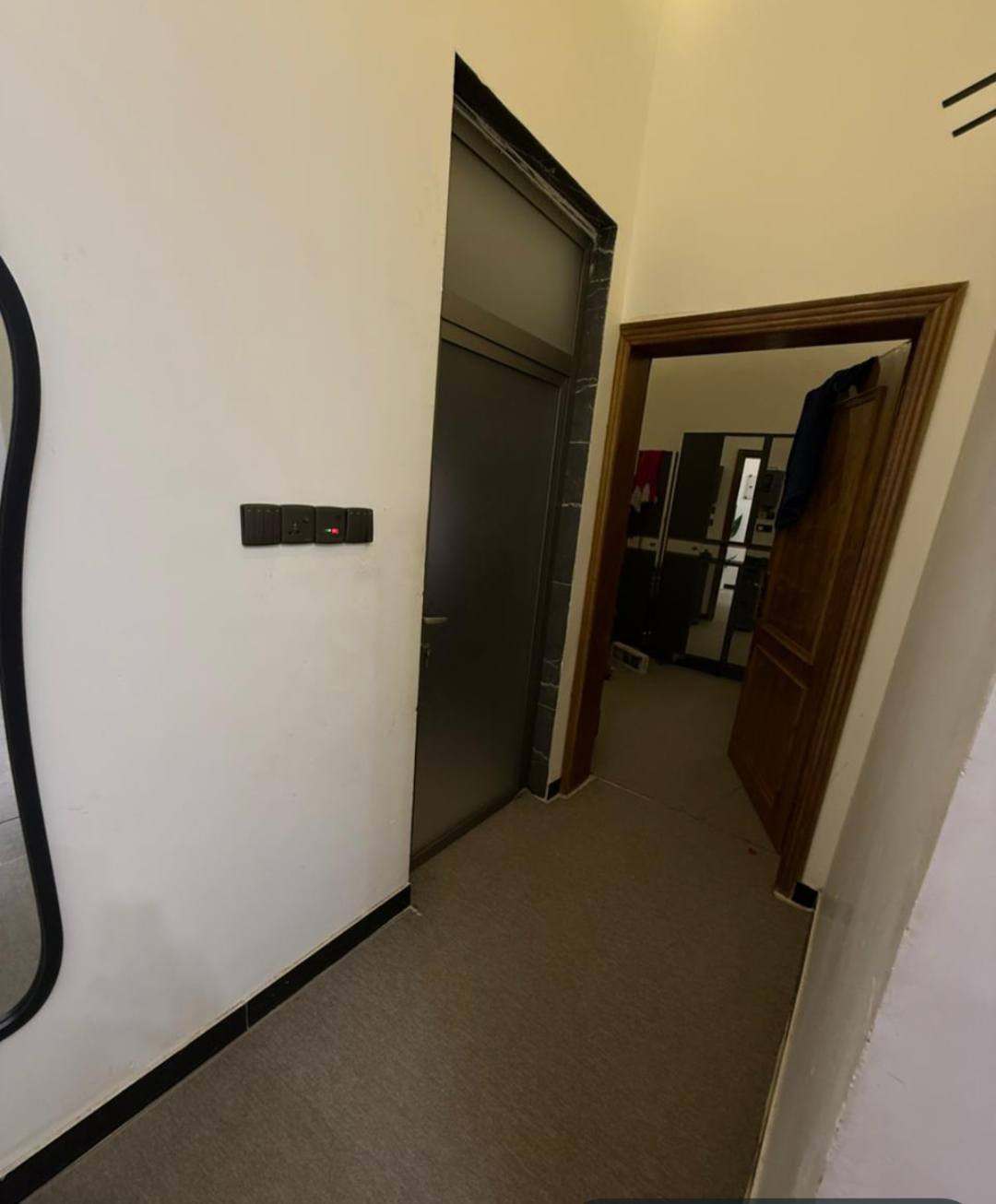 دار مساحه 100م للبيع  طابق واحدمنطقه الجمعيات حجي حسن بناء حديث للاستفسار  مراجعه مكتب الابداع للمقاولات والعقارات الكائن شارع الاربع سايدات الجمعيات او الاتصال بالارقام التاليه***********او***********
