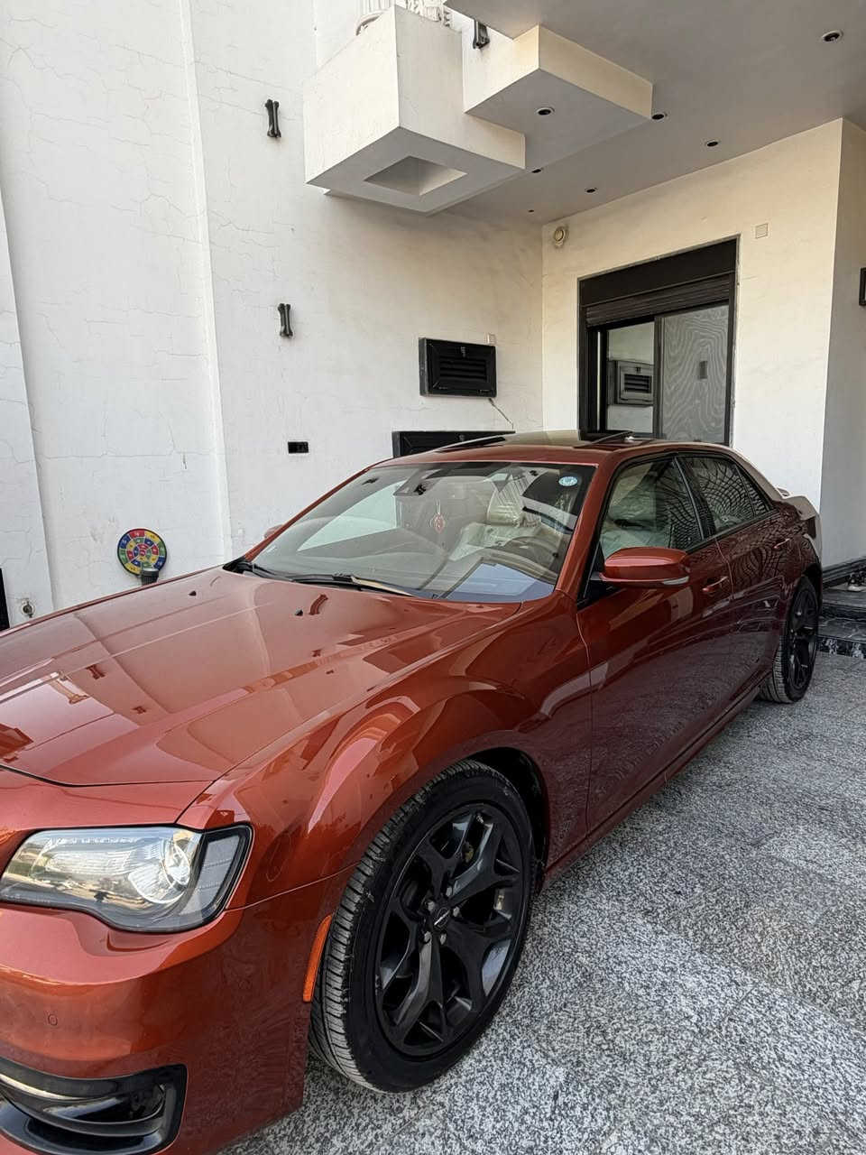 السلام عليكم شباب
اوباما موديل 2021 كندي استيراد شركة مني انترناشونال زيرو اربيل 
لون مميز برتقالي ع مشمشي يخبل كلش ومميز 
رقم اربيل باسمي هزة وفحص كلة جديد 

شباب السيارة كلينننن كفالة عامة من الدعامية للدعامية بيها تكحيل فقط بالدعاميات بدون بارد بدون صبغ بدون كلشي 

مواصفات السيارة فول ١/١ اعلة شي بالاوباما 
المواصفاات
بصمة تشغيل وبصمة ابواب / رادار امامي / بردة خلفية / بانوراما / حساس امامي خلفي / كشن تدفئة وتبريد وكهرباء / كشن خلفي تدفىة / ستيرن تدفئة / الستيرن كهرباء / خزن ميموري / داخل ابيض / كامرة / رادارات ٣٦٠ درجة 
شباب السيارة فول الفول شنو بالك مواصفات بيها 
 واكرر كلين تايتل كفالة عامة 
مكينة كير كفالة تبريد صدر كلة كفالة 
ماشية ٥٧ الف وقابل للزيادة 

مابيها نقص برغي واحد  
مكاني حي البنوك 
***********
