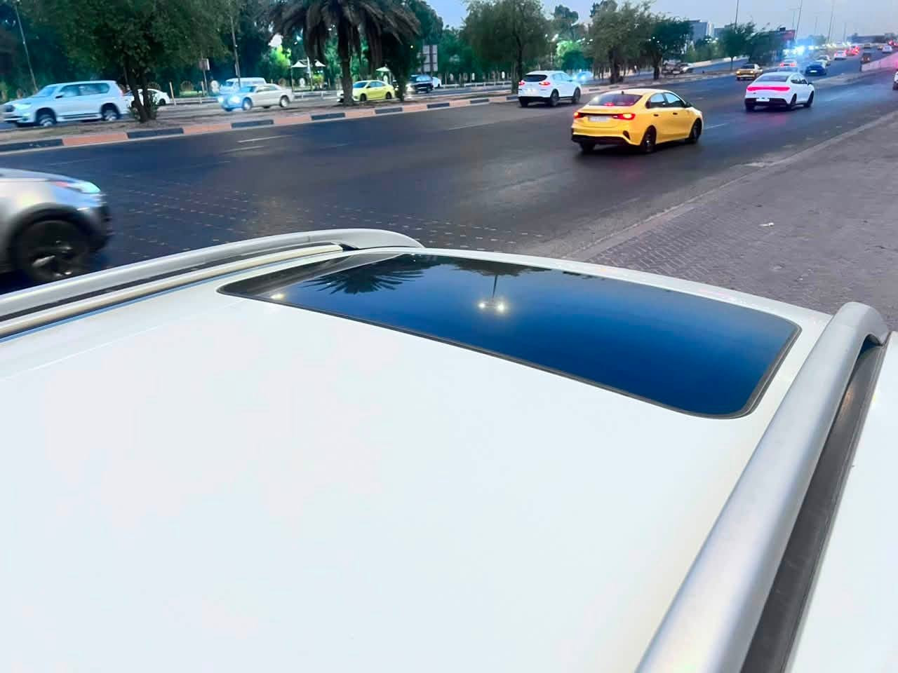 سلام عليكم للبيع سنتافيه خليجي موديل2011 الشركه العامه/)(((السعر 143)))))السياره فول 1/1 محرك 6 سلندر 3500/كفاله عامه من الضربه/التبديل/لغد/شاصي /حوض/تكم/قماره/تبريد ⛄️ ثلج/بصمه تشغيل +بصمة دخول /سلايت/اشاير مري/كشنات كهرباء/غرفه جديده بيجيه/ داخل صاج/ 7 راكب / ثلاث قطع تبريد /صدر امامي وخلفي جديد/خير من الله السياره كل نقص مابيه على وضع الشركه العنوان بغداد 
اللاستفسار *********** ملاحضه السياره بدون صبغ ولا تبديل كفاله عامه رقم بغداد تحويل مباشر ماشيه 98حقيقي
