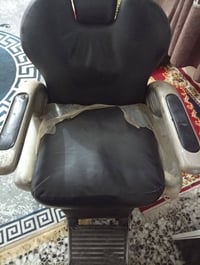 كرسي حلاقه شبيح استعمال قليل التواصل. 07756823210