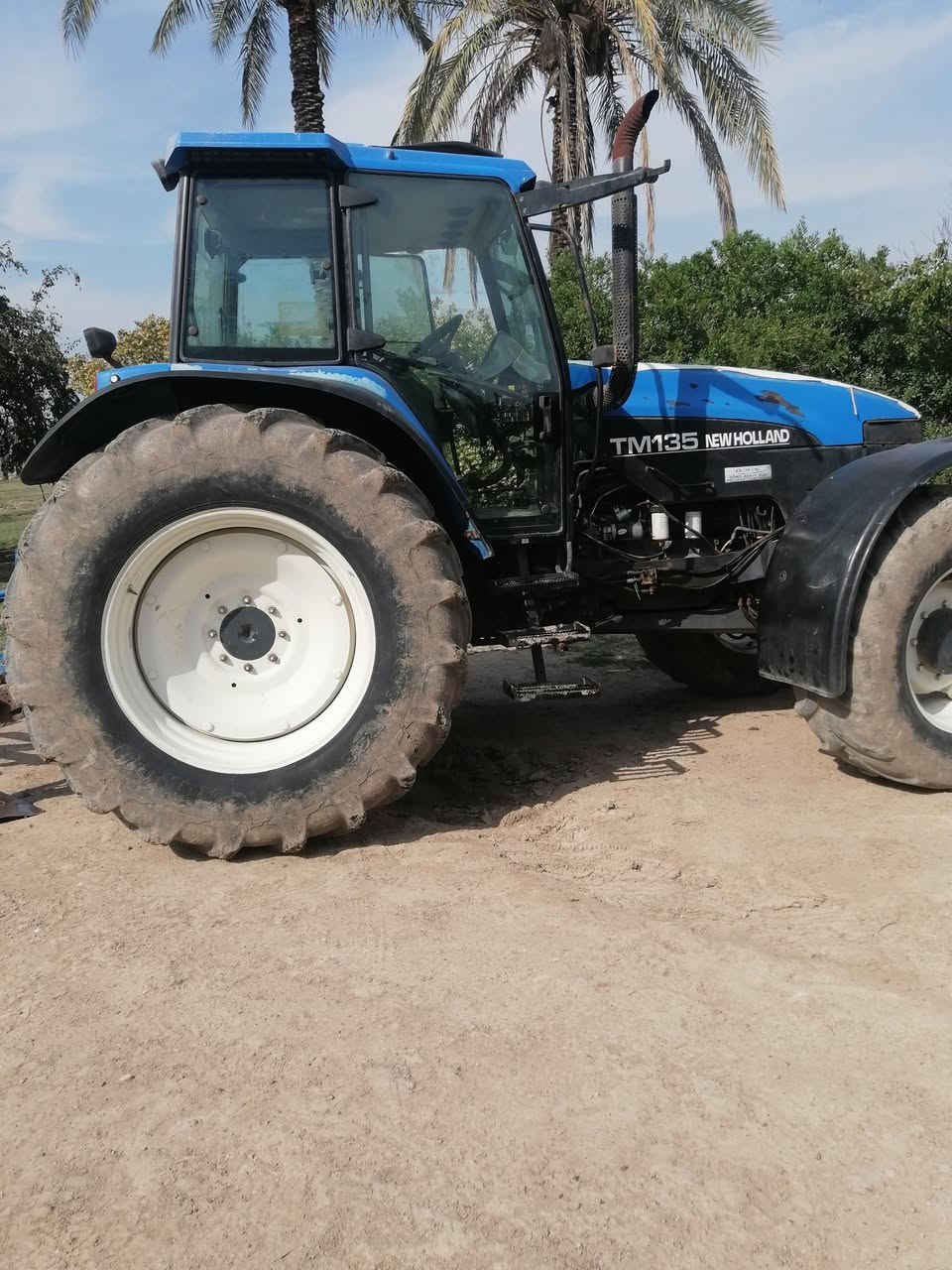 للبيع نيوهولند TM135 كير هيدرو رقم واسط تحويل لمكان اللطيفيه السعر 31 مليون بيه مجال ***********
