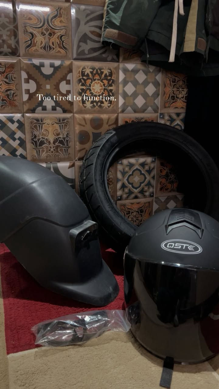 السلام عليكم دراجه شحن نوع APO
بطاريه ليثيوم (72 V) (30A) 
ملف 2000 واط
ماشيه 6500 km 
السعر مليون و 100 وبيها مجال 
مكاني بغداد رقمي للاستفسار ***********
