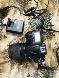 كامره نيكون D810 عددٍ الشتر 17الف السعر 950 الف وبيهامجال  ملحقاتها فق...