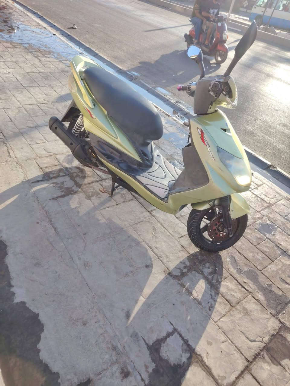 سكنس فحل نوزل كله شغالة مانقصهة شي محرك اخرس كهربائية كلهة شغالة سلف وهندر درجة كلش نضيف سعر 725 وبيه مجال مكاني بغداد حي اور ***********
