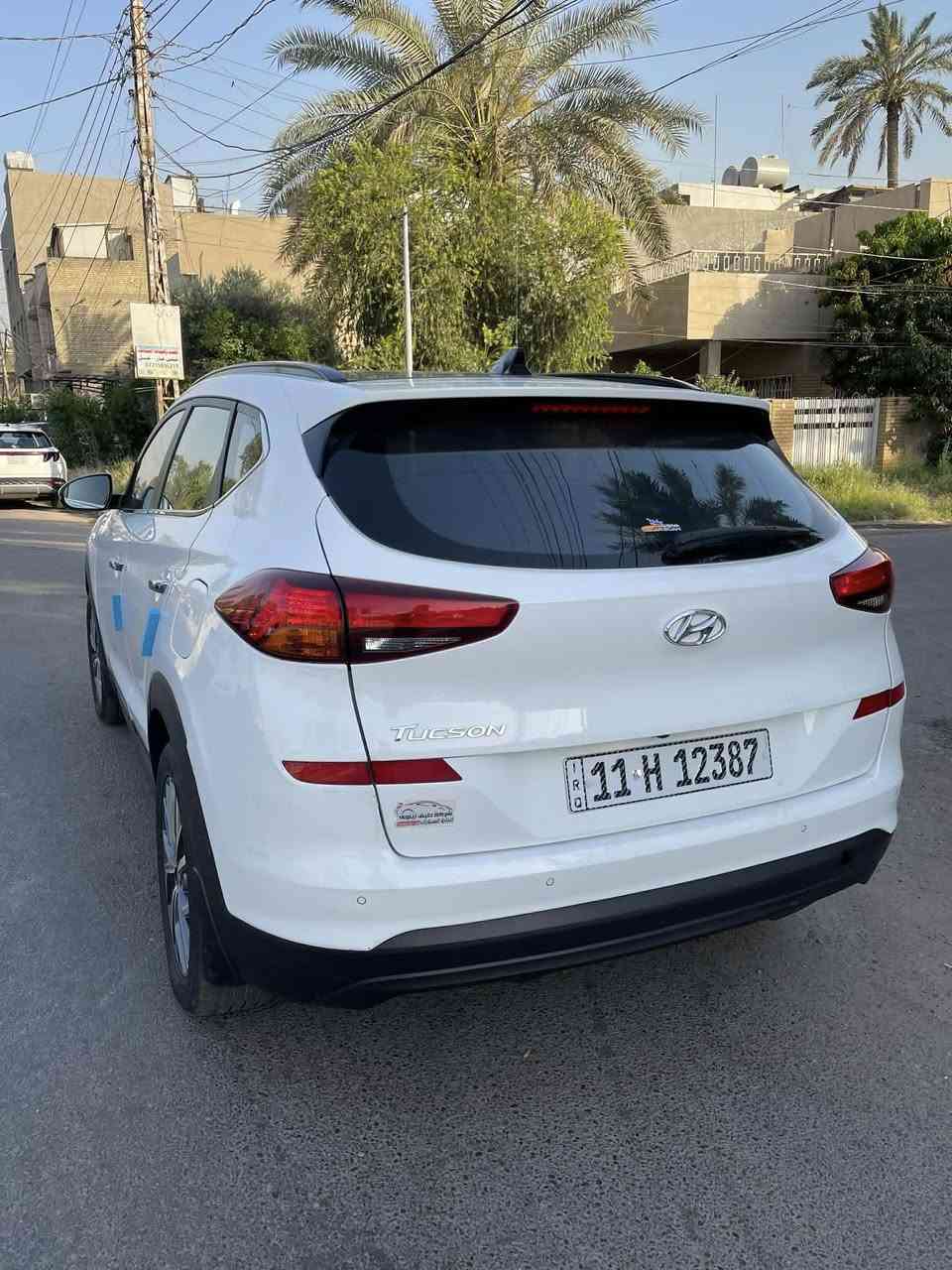 اللهم صل على محمد وآل محمد
السلام عليكم 
توسان 2020 خليجي بنوراما فووول 
ماشية 94 الف كيلو
بصمة ابواب وتشغيل 
وشحن وايرليس وكار بلاي وثلاجه بالجكمجه
نظام ترحيب و5 عدسات وفول تحكمات هواي مواصفات بعد
الرقم وسنوية جديده وبأسمي تحويل ثاني يوم 
صور السونار واضحه بدون دواخل ابد والسيارة خير من الله المحرك وكير مكفولات 
السعر 175 وبي مجال قليل مكانها بغداد الصليخ
اعتذر عن المراوس بيع فقط
للاستفسار *********** غير متواجد على الفيس
