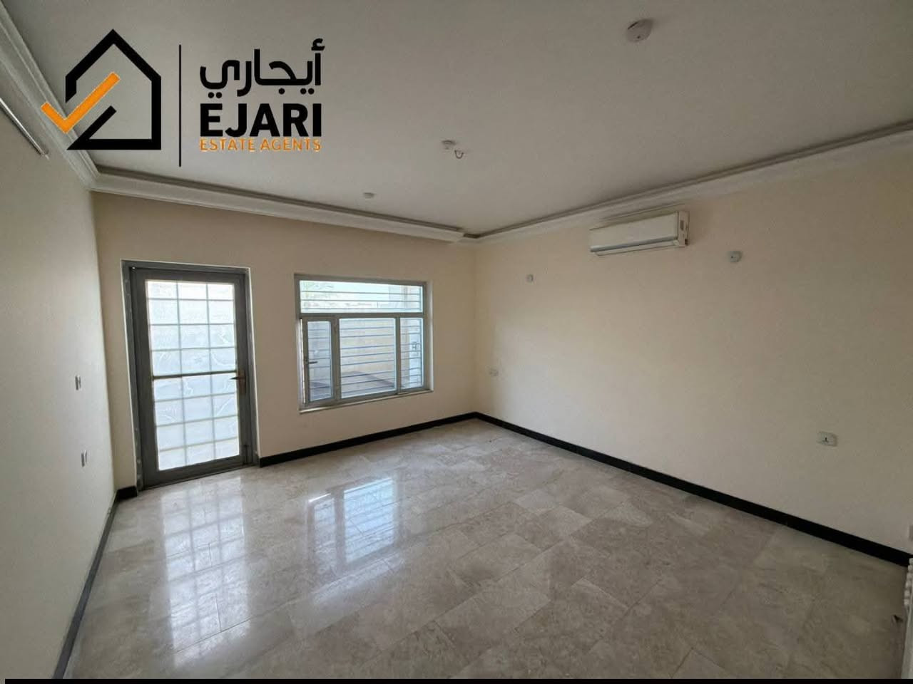 بيت لليجار في منطقة حي منصور خلف اسواق غندوره البيت حديث البناء مساحة البيت 350 متر السعر 300 الف 
للستفسار واتساب او اتصال عبر الشريحه
***********
