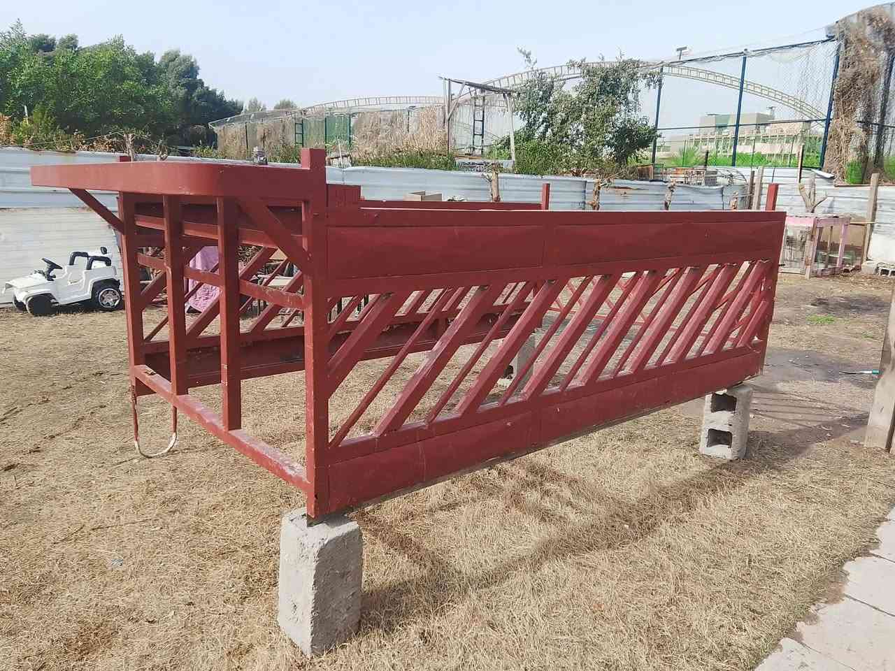 السلام عليكم محجر البيع نضيف بدون خياس مال مكاني بغداد الشعله السعر 250 وبيه مجال هاتف ***********
