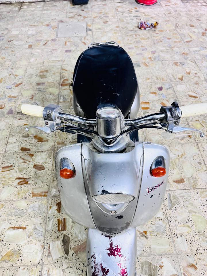 السلام عليكم دراجه كلاسك اللبيع كوم حديد ١٥٠بيها مجال بصيط مكان بغداد المدينه  الصدر رقم هاتف ***********
