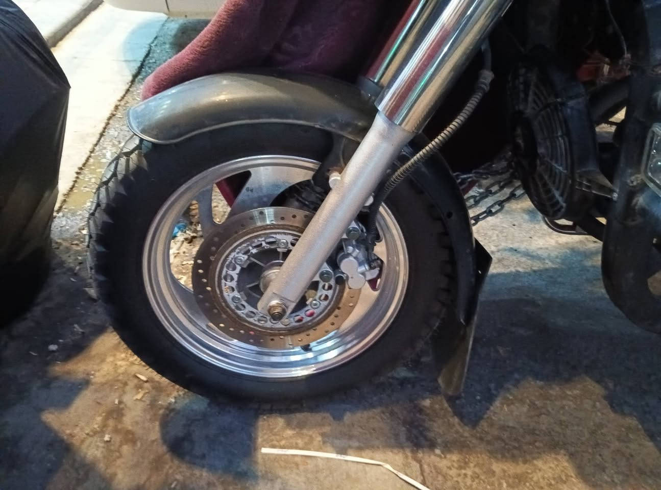 سلام عليكم ستوته للبيع رقم اسود موديل 2009 غراضها كلها جديده معمره وكامله مكانها نجف ***********
